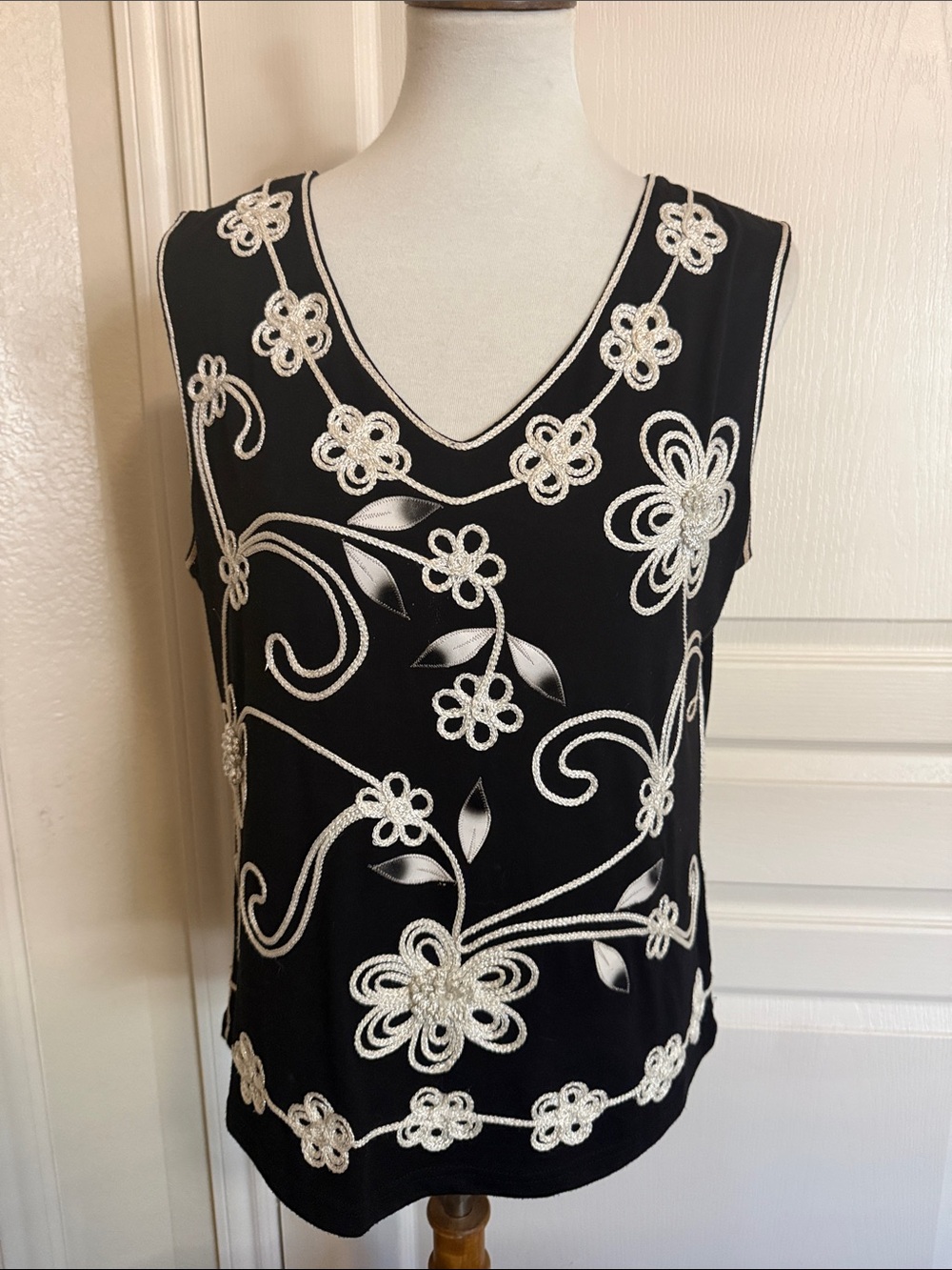 Vintage Lauren Michelle Sleeveless V-Neck Blouse Floral Appliqué sz XL